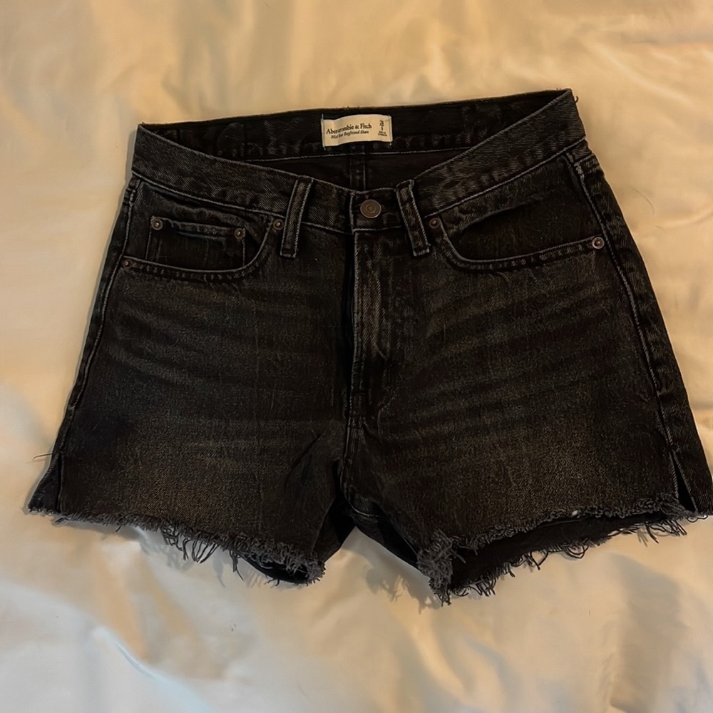 Abercrombie Mid Rise Boyfriend Shorts